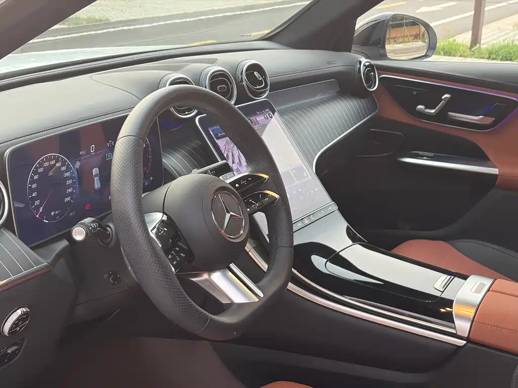 Mercedes-Benz GLC 2023 GLC 300 L 4MATIC 5 мест