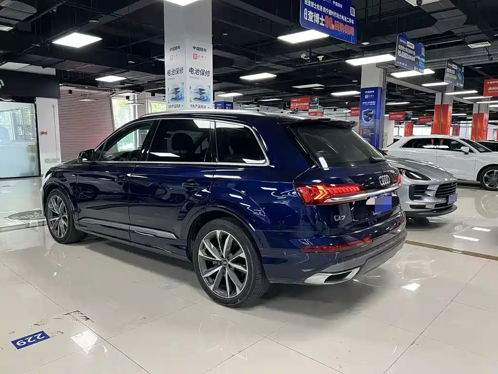 Audi Q7 — миниатюра 2