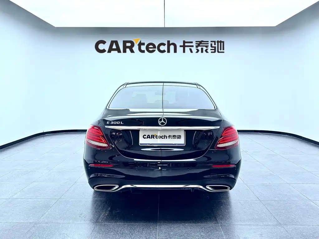 Mercedes-Benz E-Class — миниатюра 6