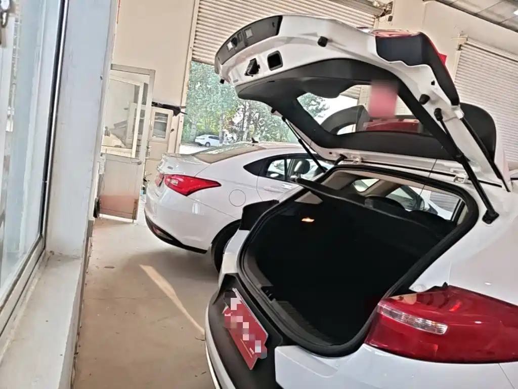 Geely Emgrand GS — миниатюра 19