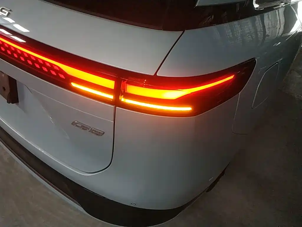XPeng G9 — миниатюра 8