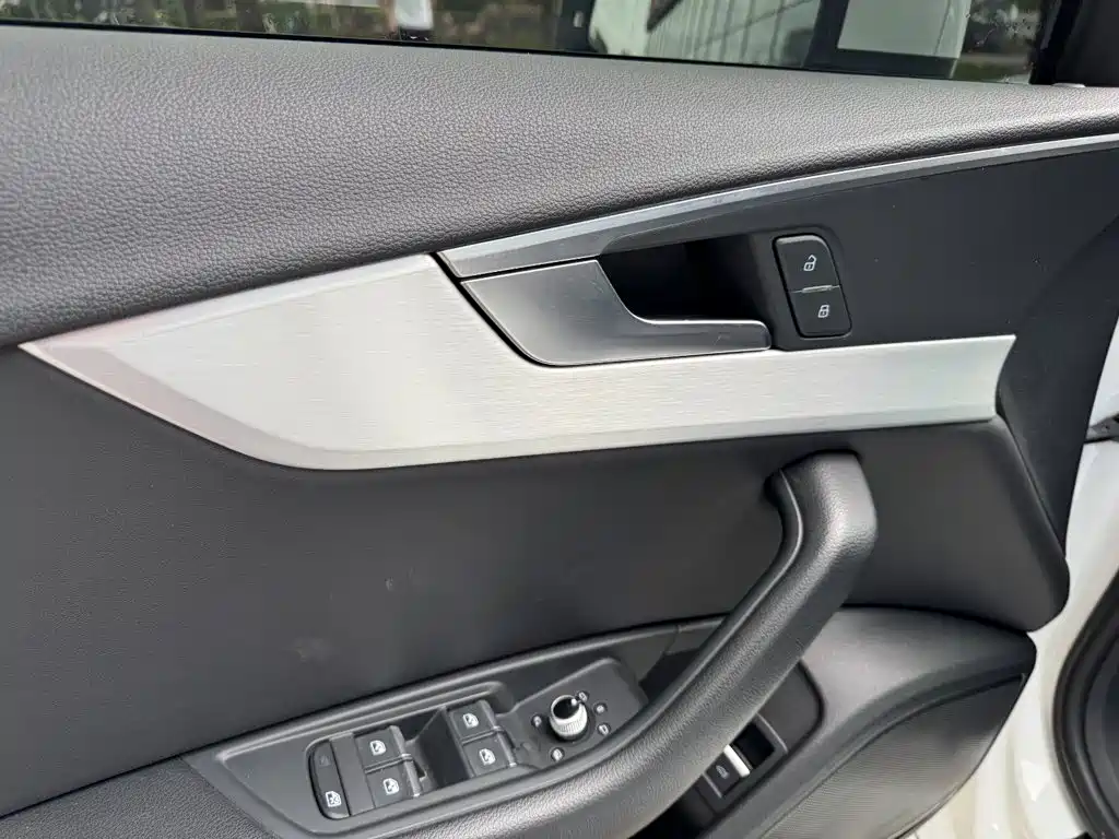Audi A4L — миниатюра 11
