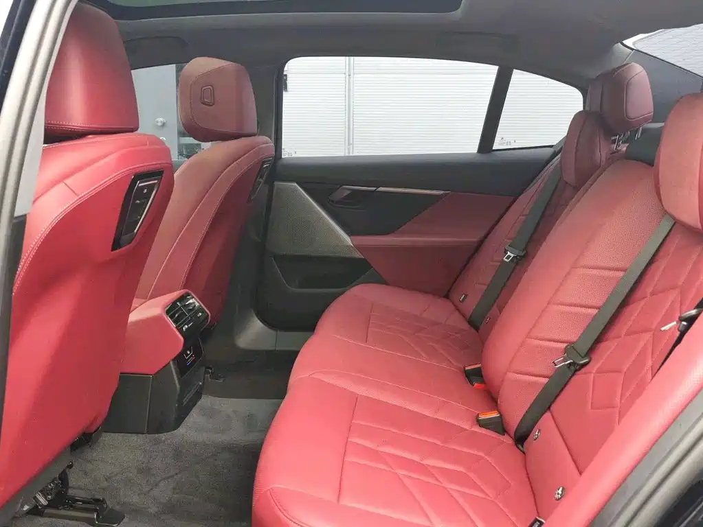 BMW i5 — миниатюра 6