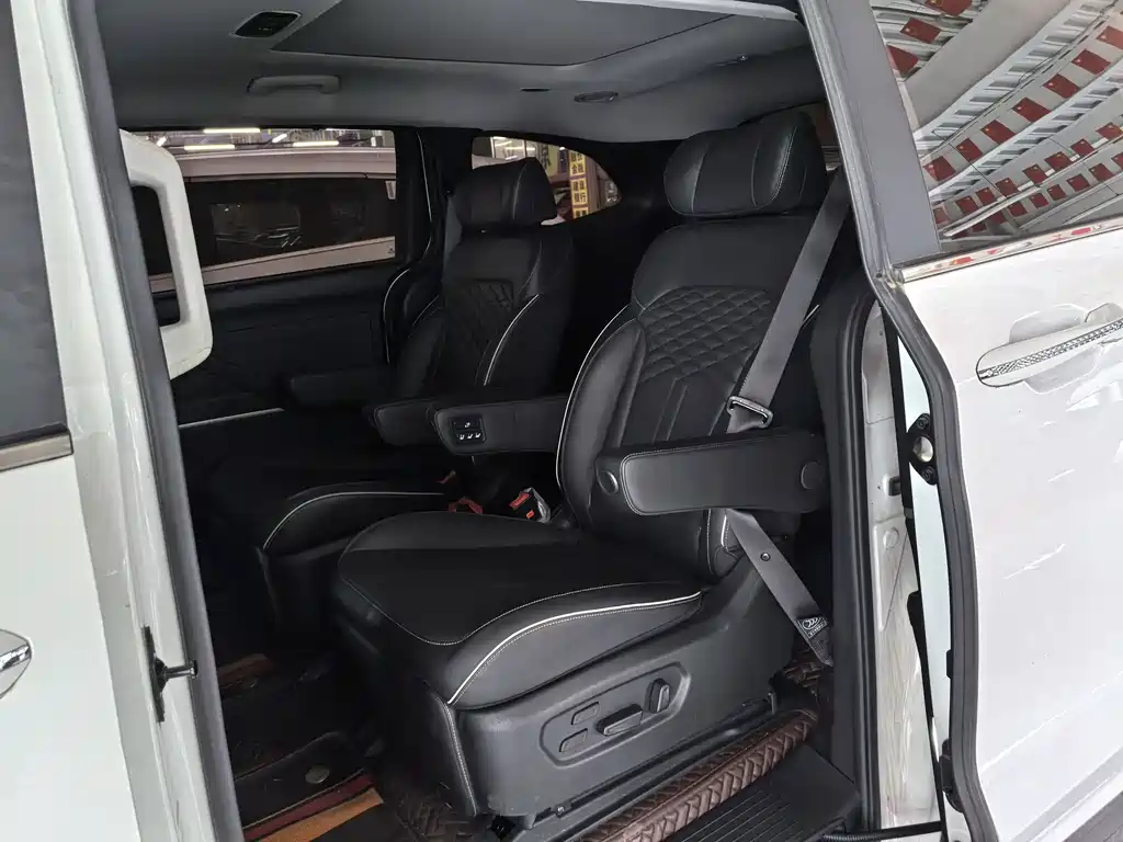 Hyundai Custo — миниатюра 12