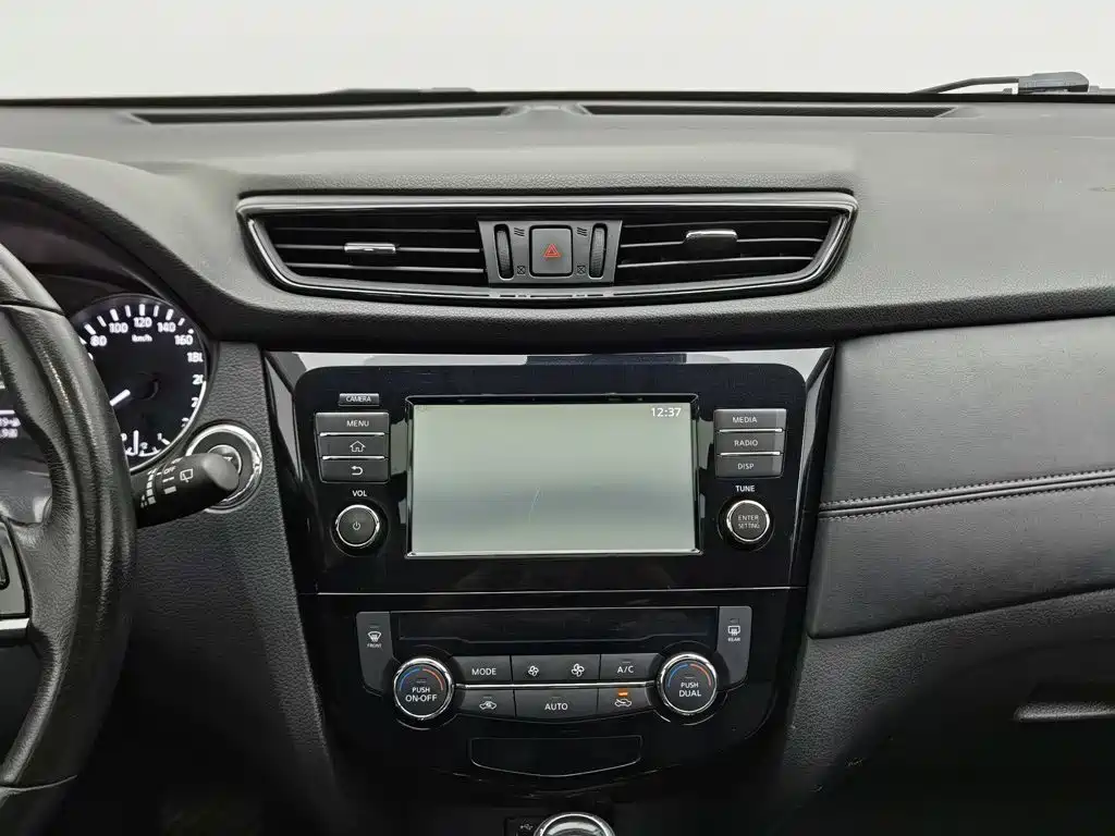 Nissan X-Trail — миниатюра 12