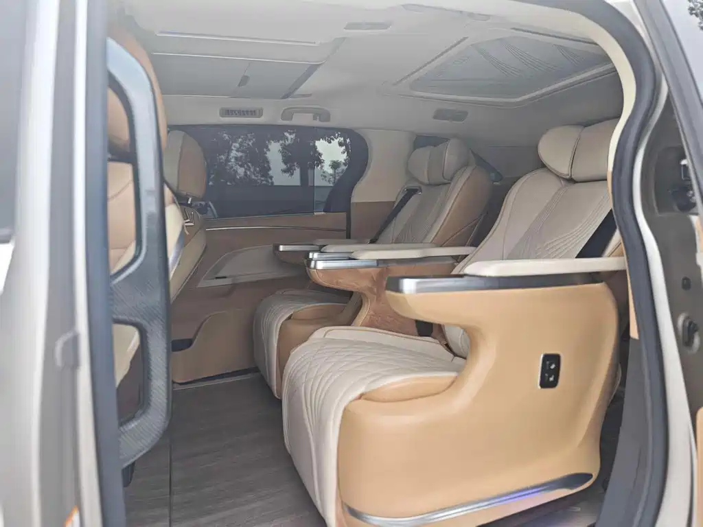 Toyota Sienna — миниатюра 7