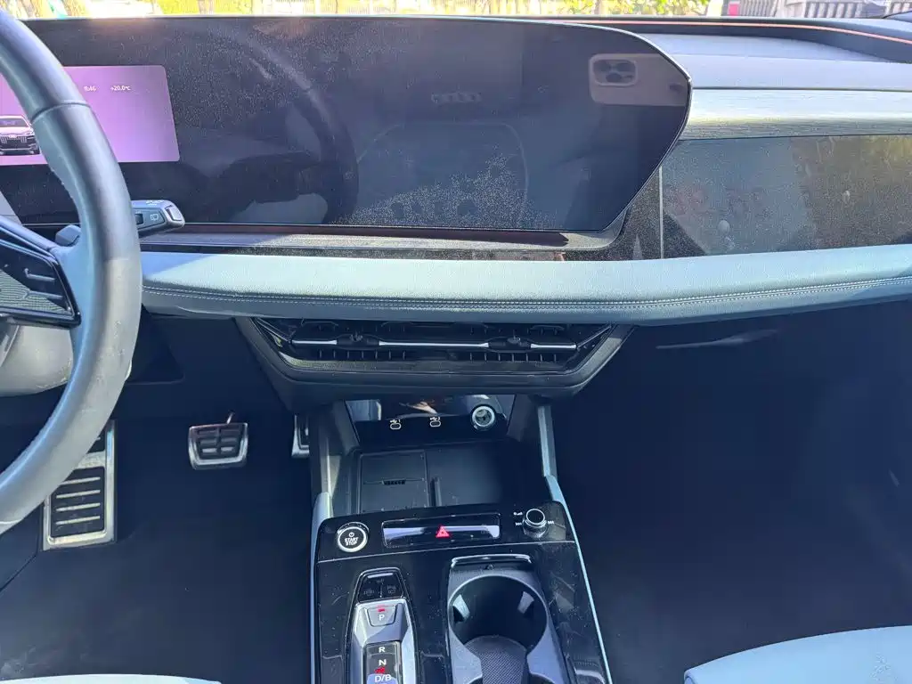 Audi Q6L e-tron — миниатюра 16