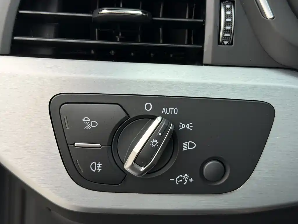 Audi A4L — миниатюра 10