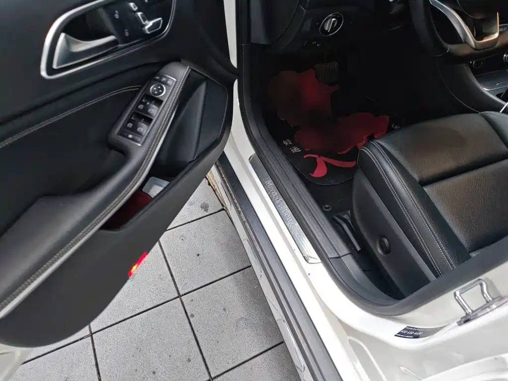 Mercedes-Benz GLA — миниатюра 12