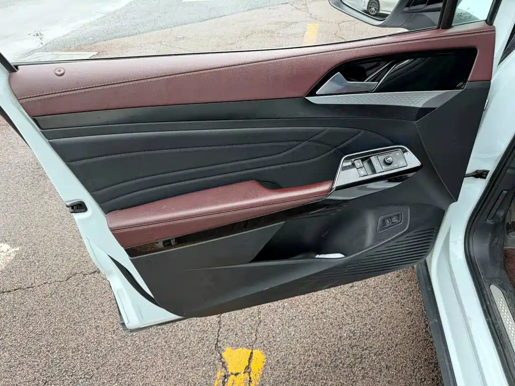 Volkswagen ID.6 Crozz — миниатюра 6