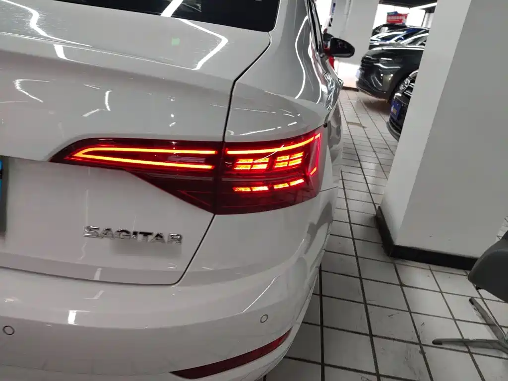 Volkswagen Sagitar — миниатюра 8