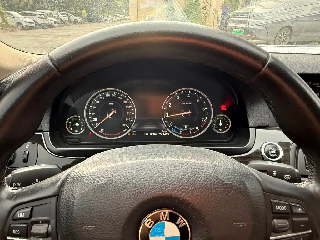 BMW 5 Series — миниатюра 7