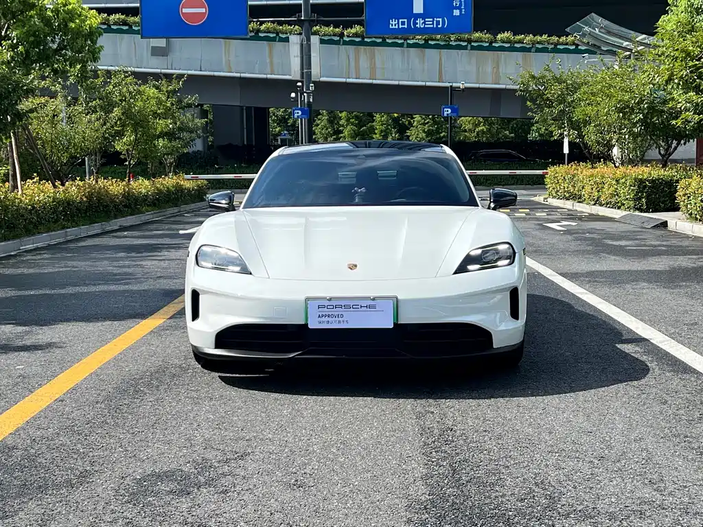 Porsche Taycan — миниатюра 2
