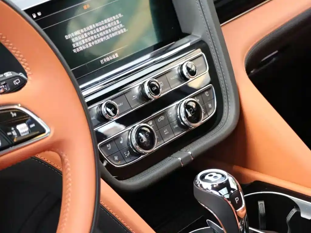 Bentley Bentayga — миниатюра 10