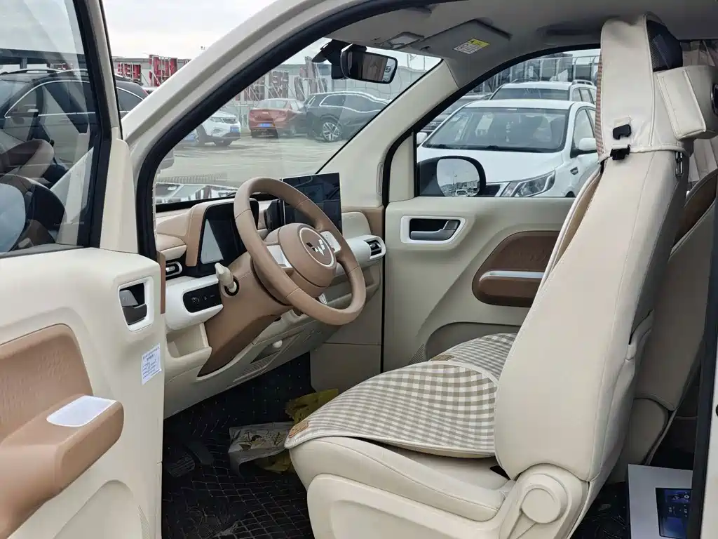 Wuling MINIEV — миниатюра 4