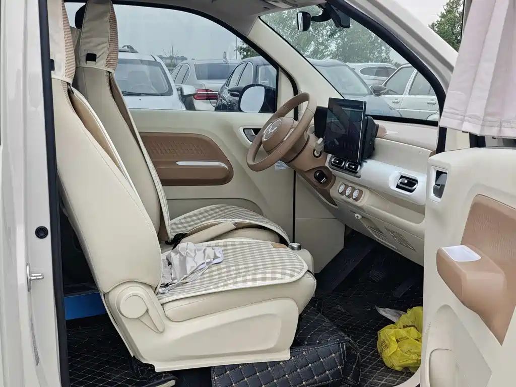 Wuling MINIEV — миниатюра 5
