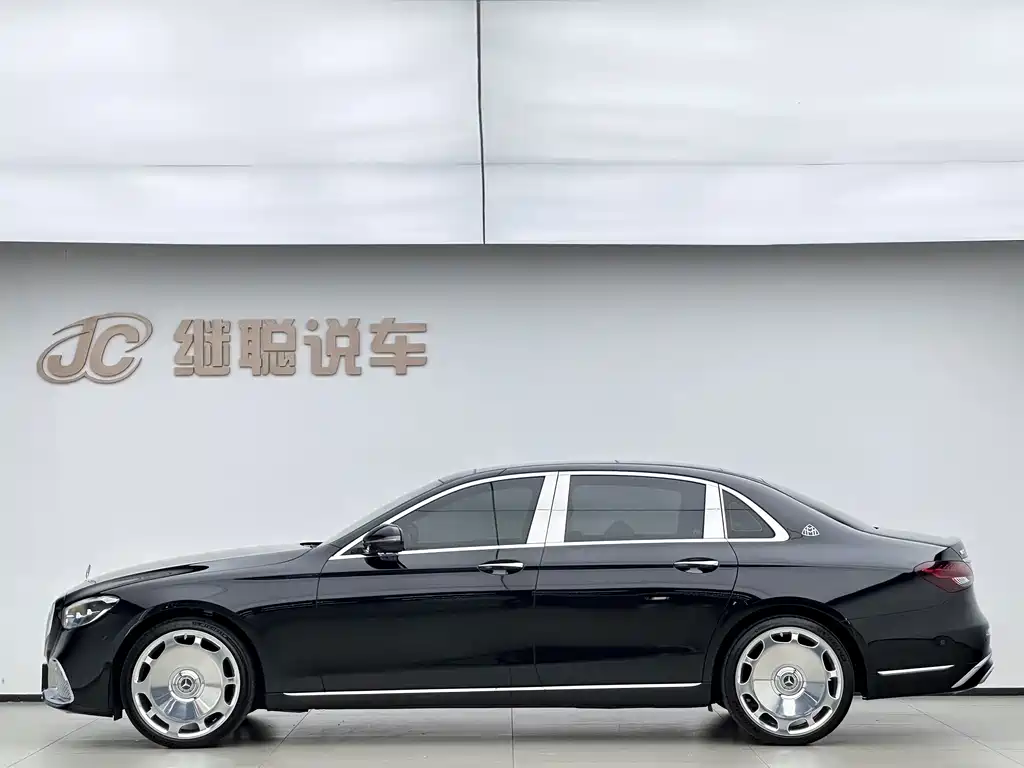 Mercedes-Benz E-Class — миниатюра 3
