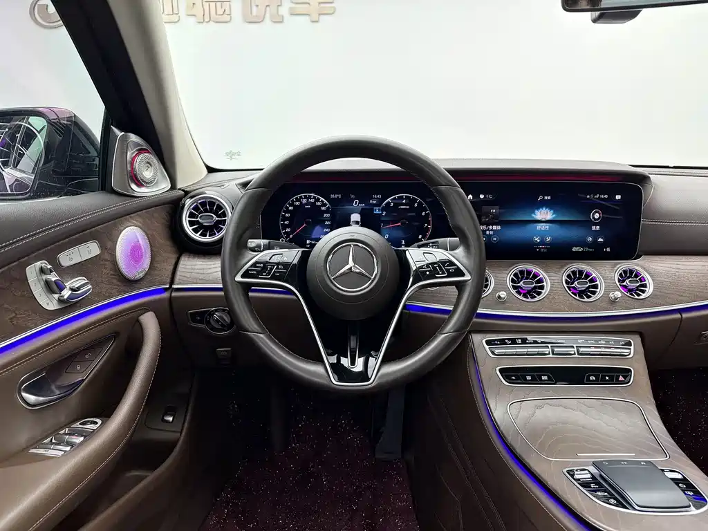 Mercedes-Benz E-Class — миниатюра 8