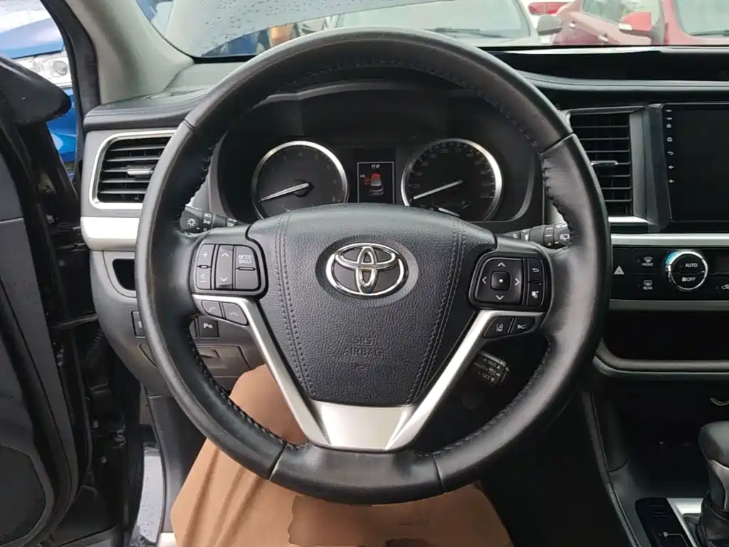 Toyota Highlander — миниатюра 11