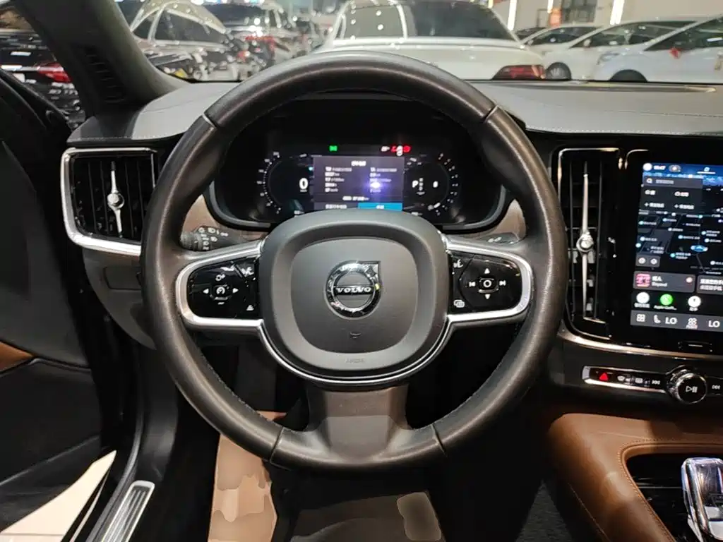 Volvo S90 — миниатюра 11