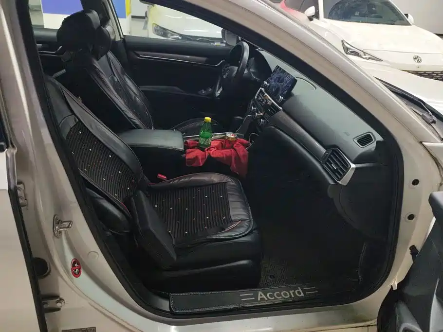 Honda Accord — миниатюра 8