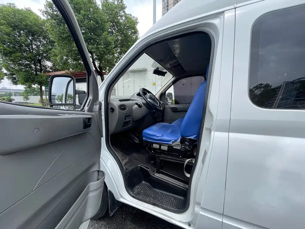 Maxus V80 — миниатюра 8