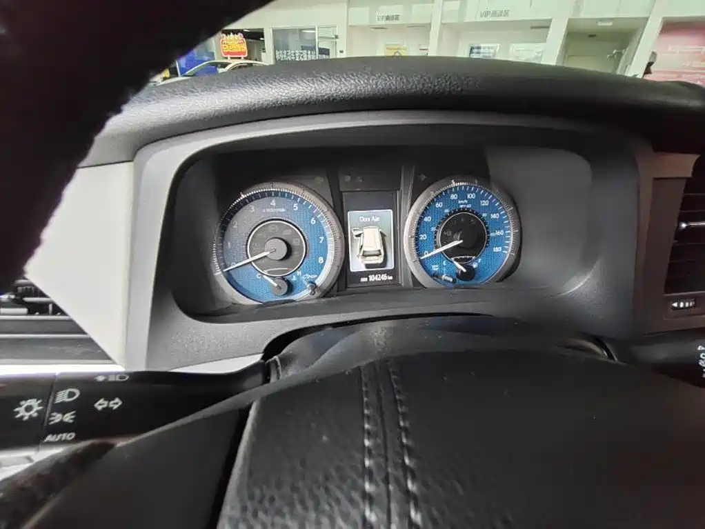Toyota Sienna — миниатюра 9