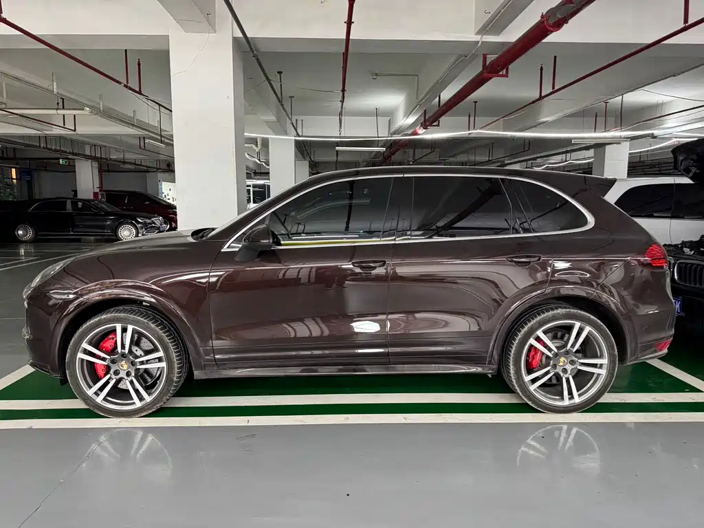 Porsche Cayenne — миниатюра 3