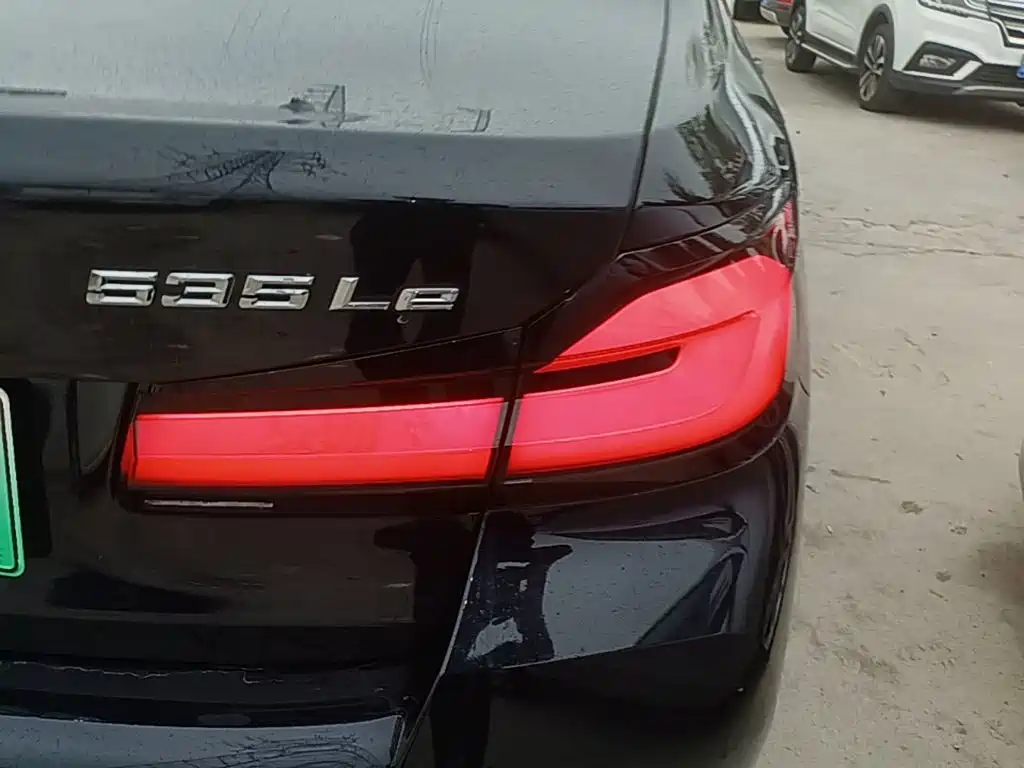 BMW 5 Series New Energy — миниатюра 8