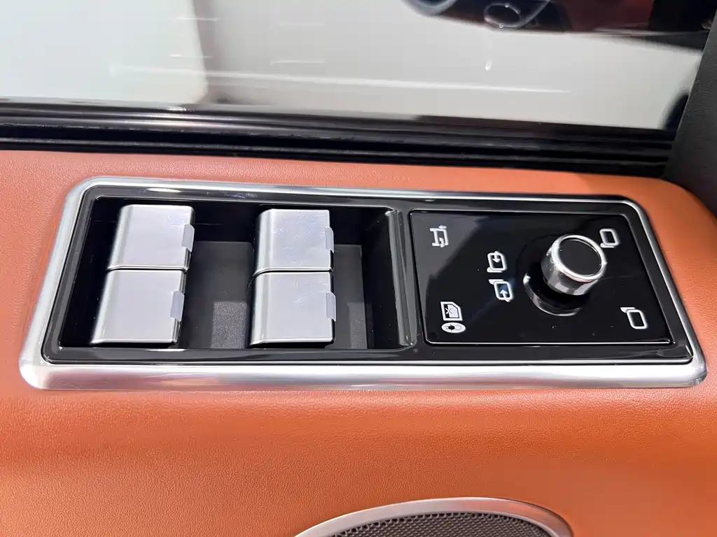Land Rover Range Rover — миниатюра 14