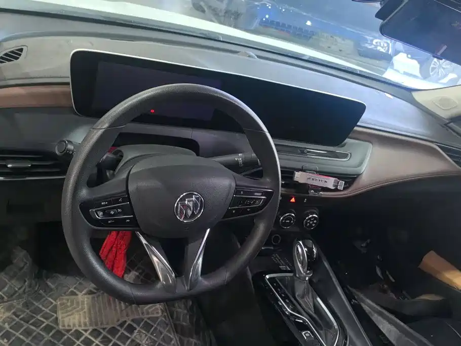 Buick Verano — миниатюра 12