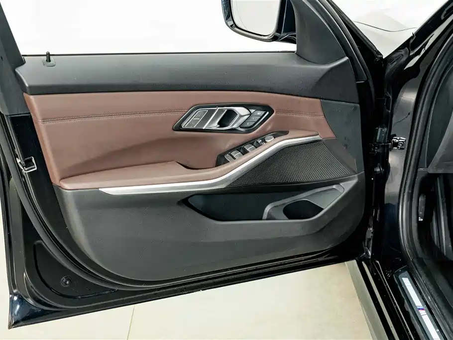 BMW 3 Series — миниатюра 16