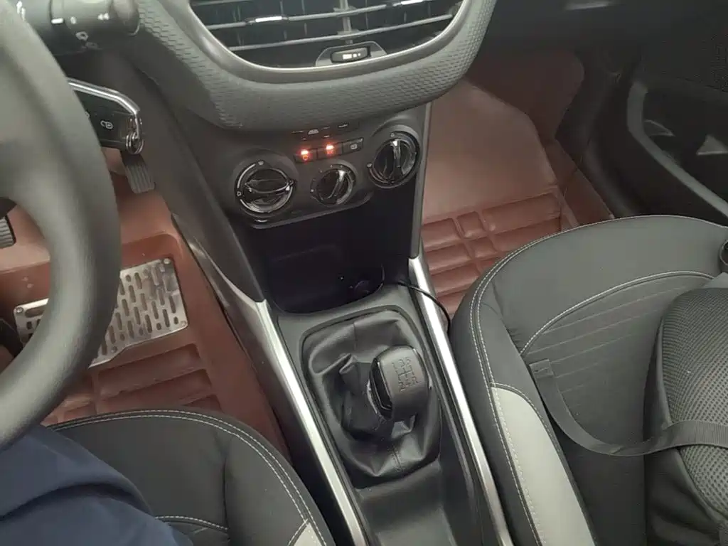 Peugeot 2008 — миниатюра 14