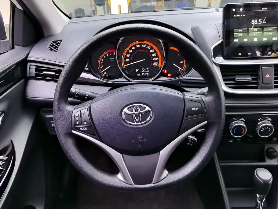 Toyota Yaris L — миниатюра 15