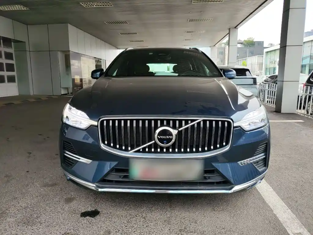 Volvo XC60 PHEV — миниатюра 3