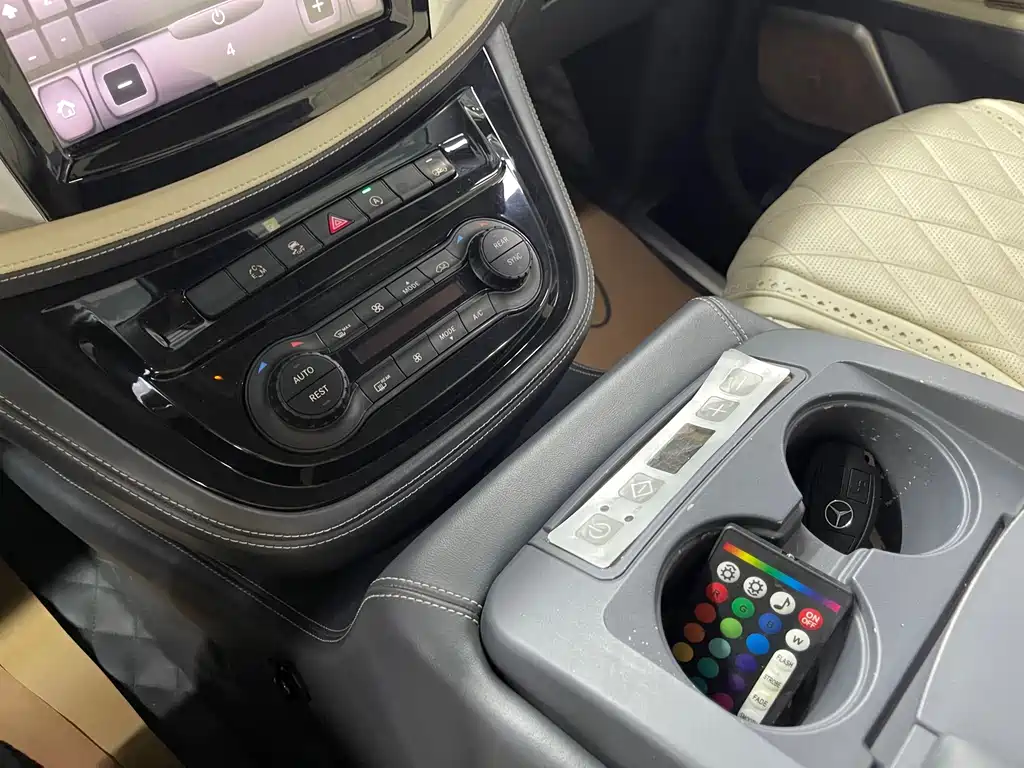 Mercedes-Benz Vito — миниатюра 20