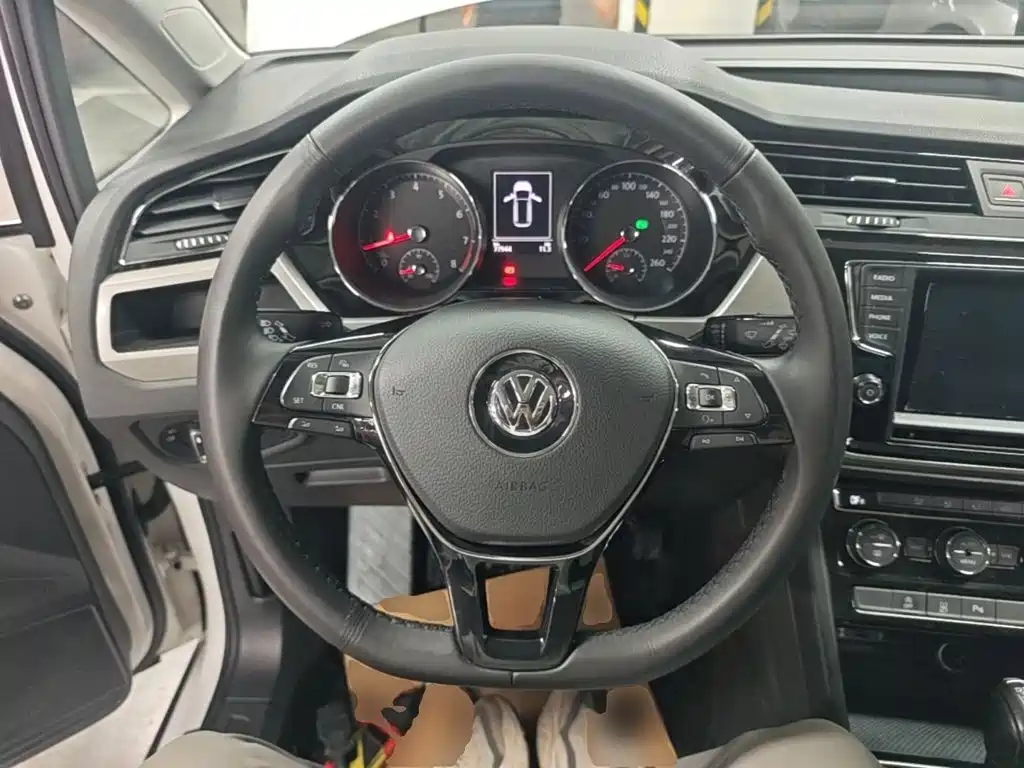Volkswagen Touran — миниатюра 11