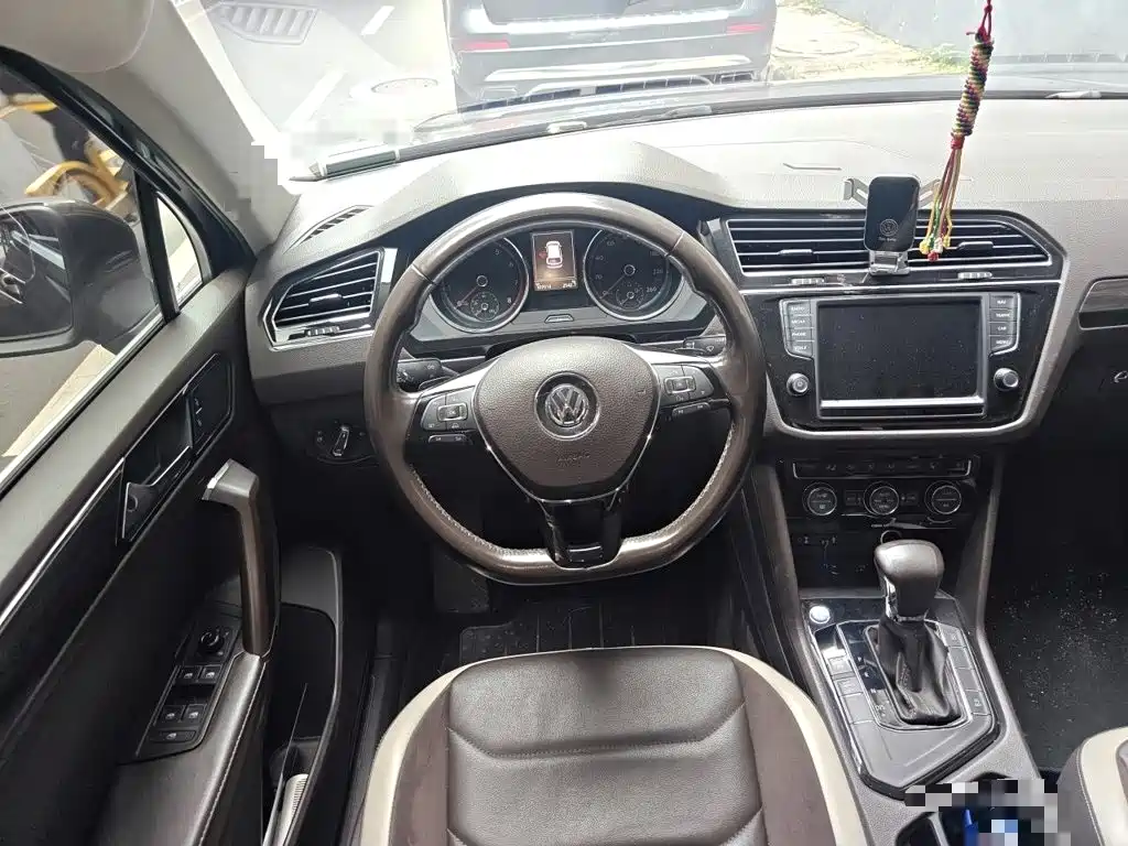 Volkswagen Tiguan L — миниатюра 3