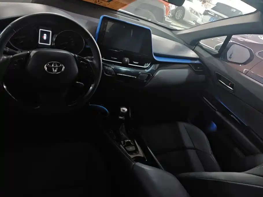 Toyota IZOA — миниатюра 12