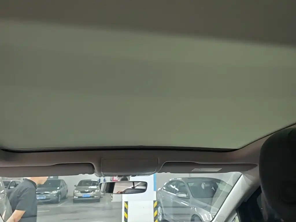 Volkswagen Touran — миниатюра 18