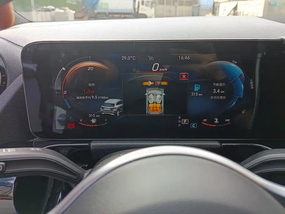 Mercedes-Benz GLA — миниатюра 14