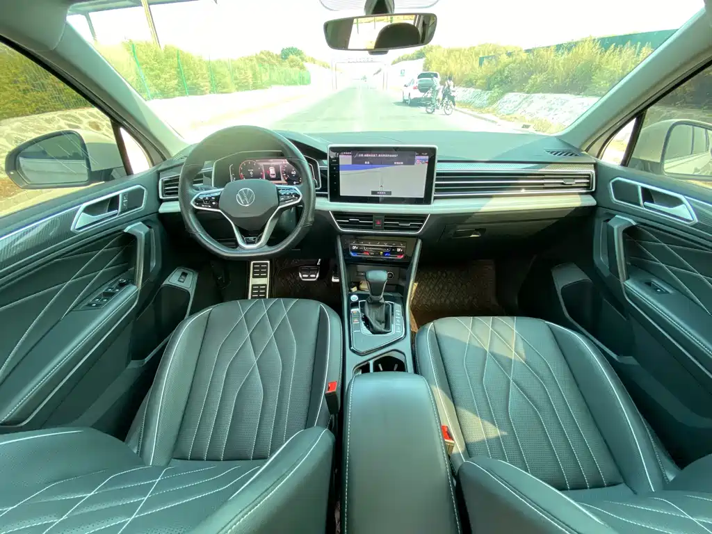 Volkswagen Tiguan L — миниатюра 8