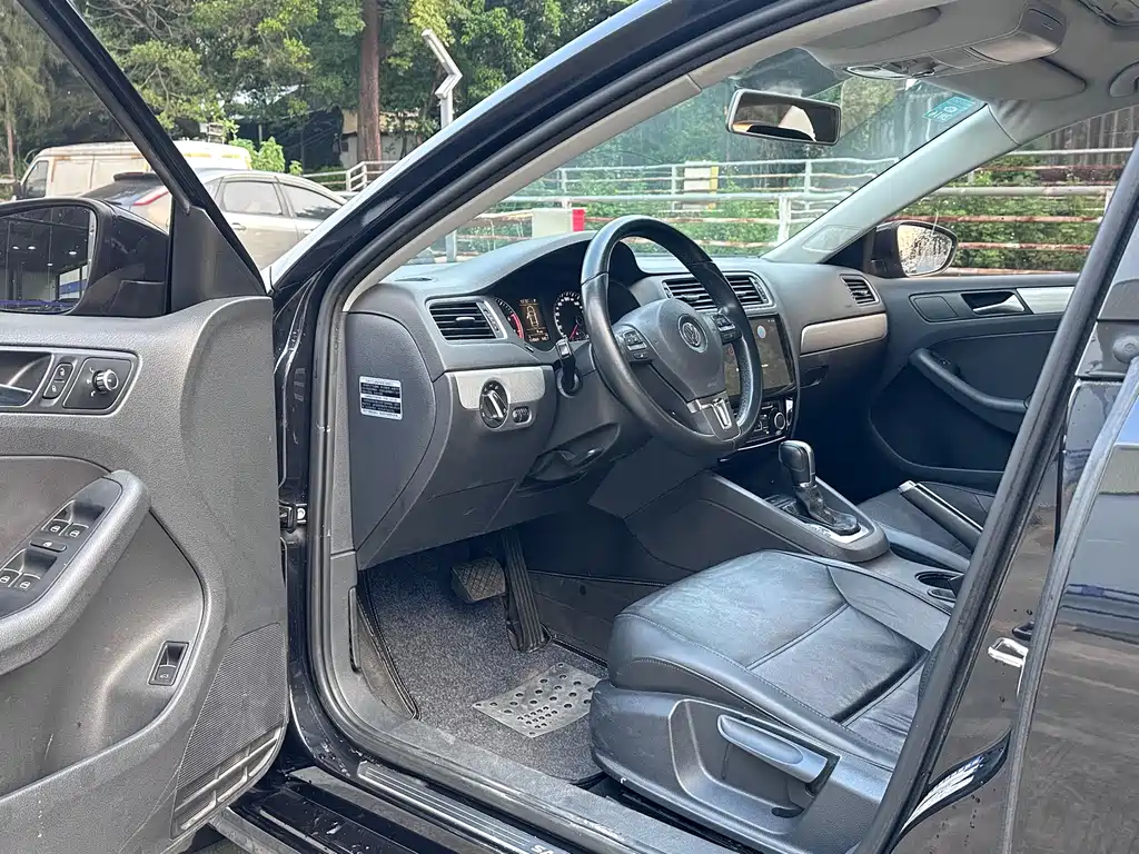 Volkswagen Sagitar — миниатюра 9
