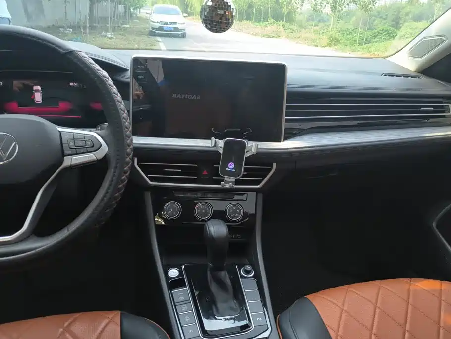 Volkswagen Sagitar — миниатюра 16