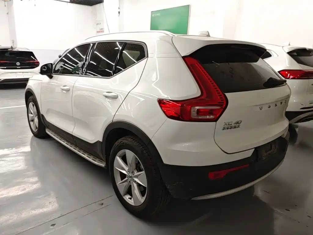Volvo XC40 — миниатюра 5