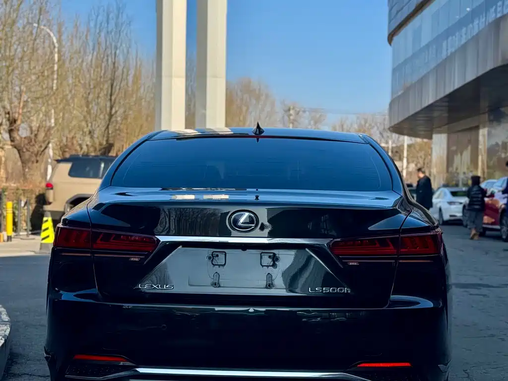 LEXUS LS