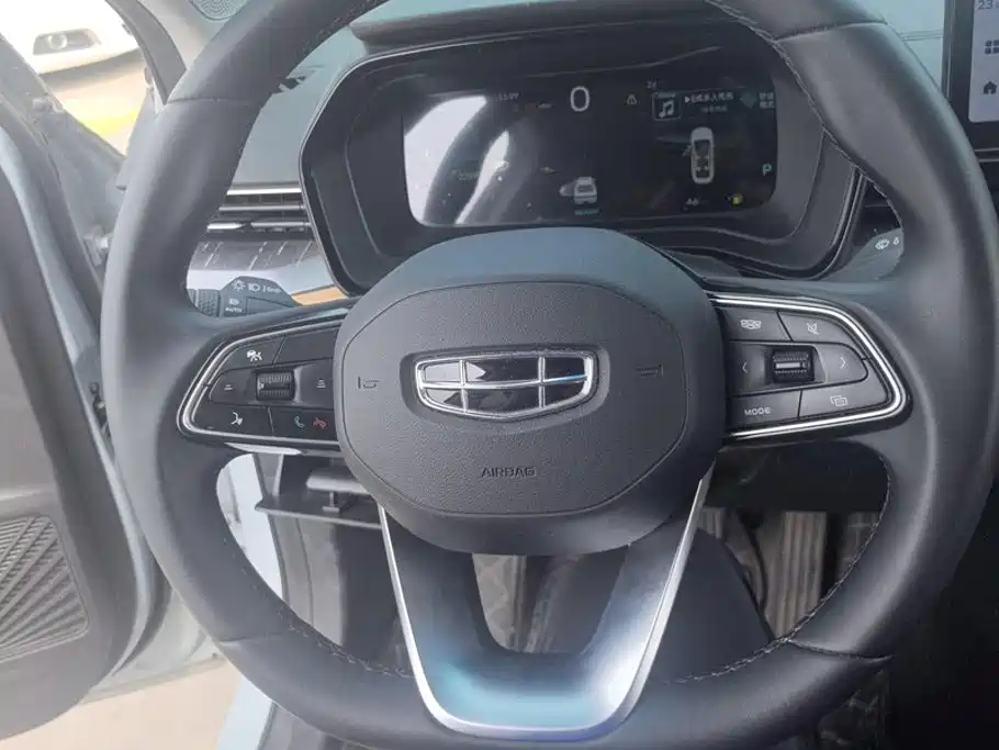 Geely L HiP — миниатюра 15