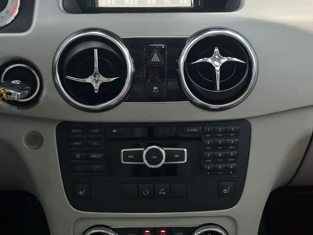 Mercedes-Benz GLK-Class — миниатюра 10