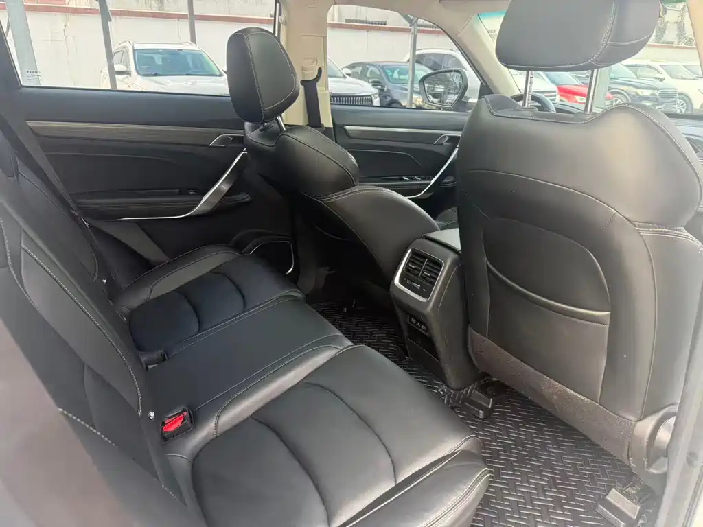 Geely Boyue — миниатюра 9