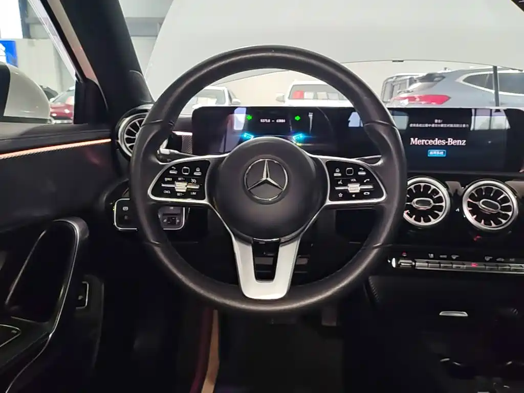 Mercedes-Benz A-Class — миниатюра 11